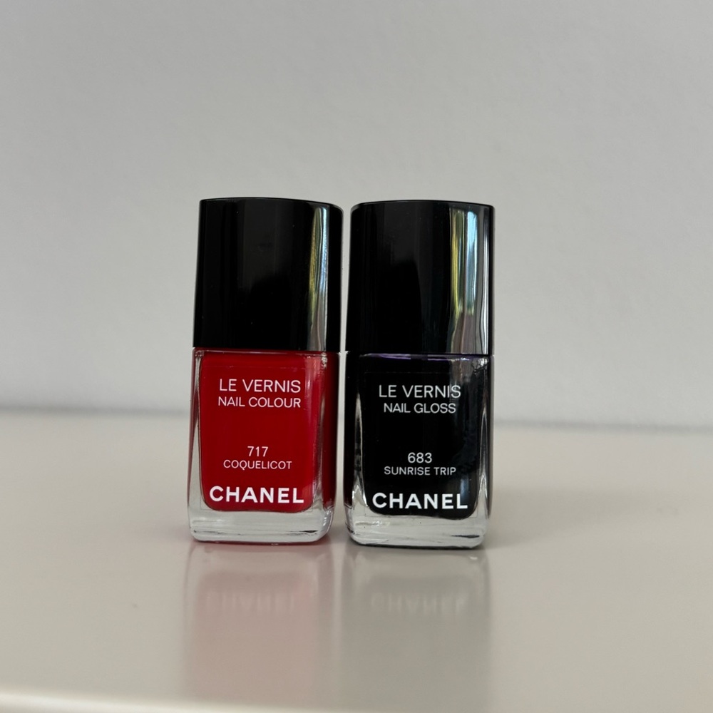Chanel Le Vernis Nail Polish Set - Red and Purple